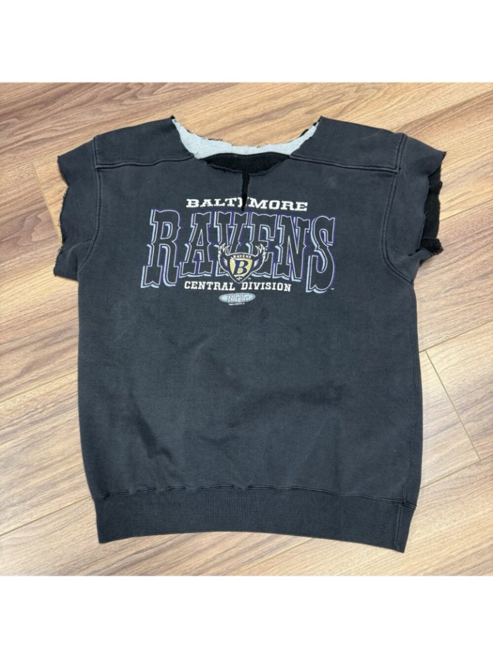 Vintage 90s Baltimore Ravens Sweatshirt Mens L Thrashed Faded Black NFL - Picture 2 of 11